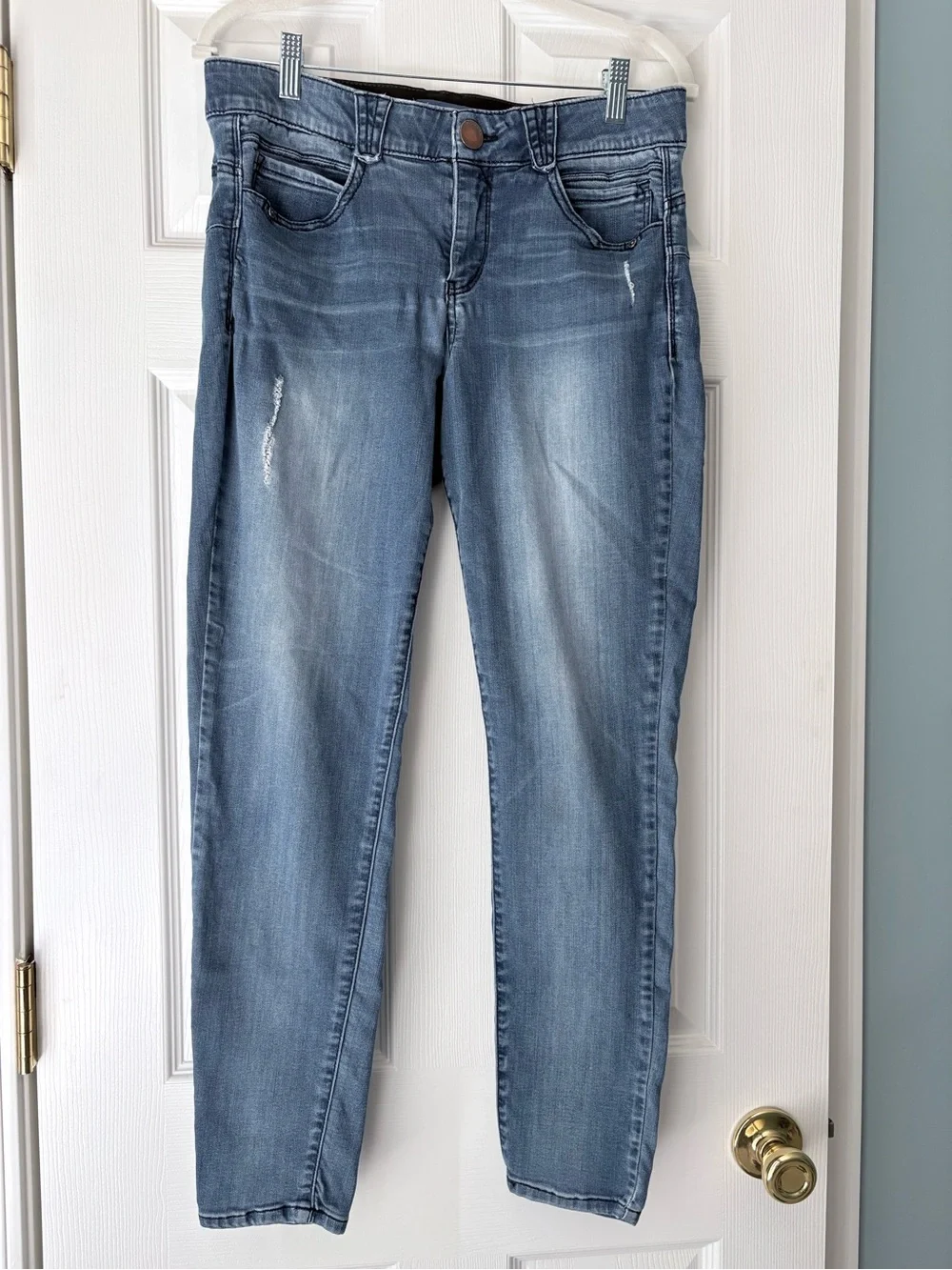 Democracy Women's Light Blue Skinny Jeans - Picture 1 of 4